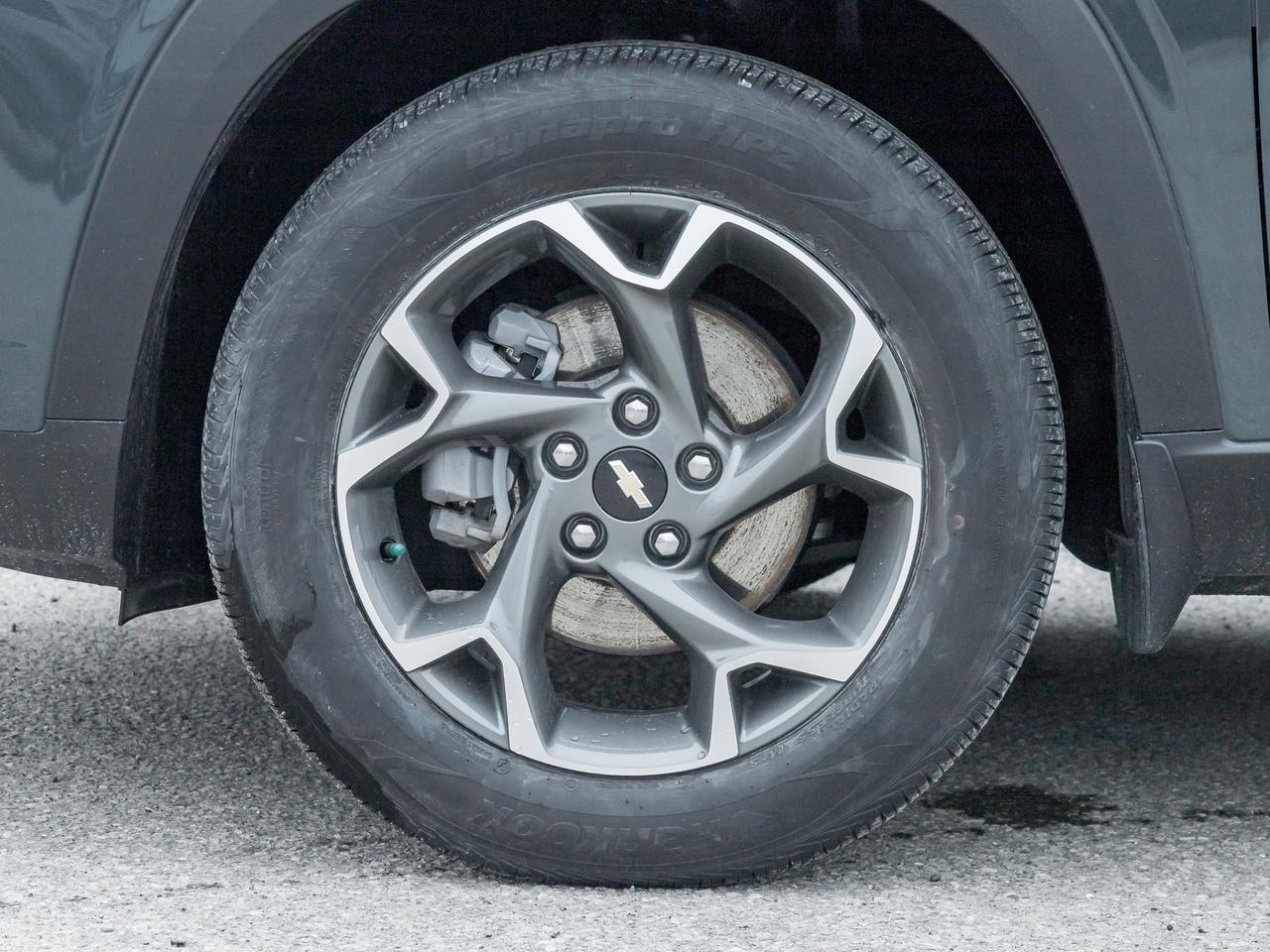 2025 Chevrolet Trax LT 4dr Front-Wheel Drive Photo3