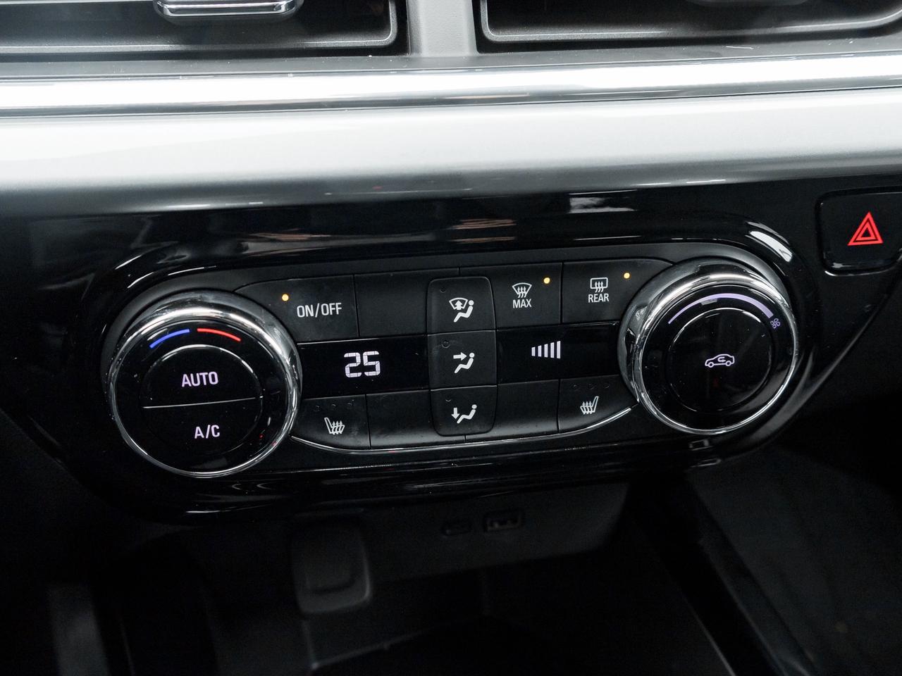 2025 Chevrolet Trax LT 4dr Front-Wheel Drive Photo