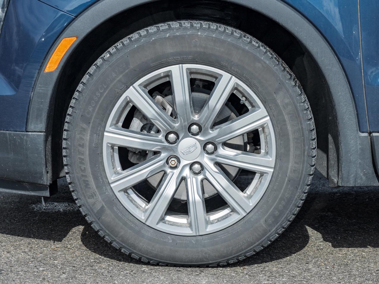 2020 Cadillac XT4 Luxury AWD   Sunroof   Heated Seats   Remote start Photo3