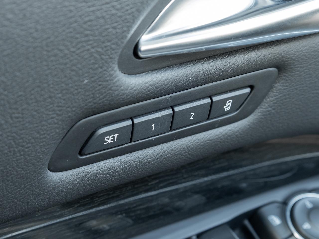 2020 Cadillac XT4 Luxury AWD   Sunroof   Heated Seats   Remote start Photo