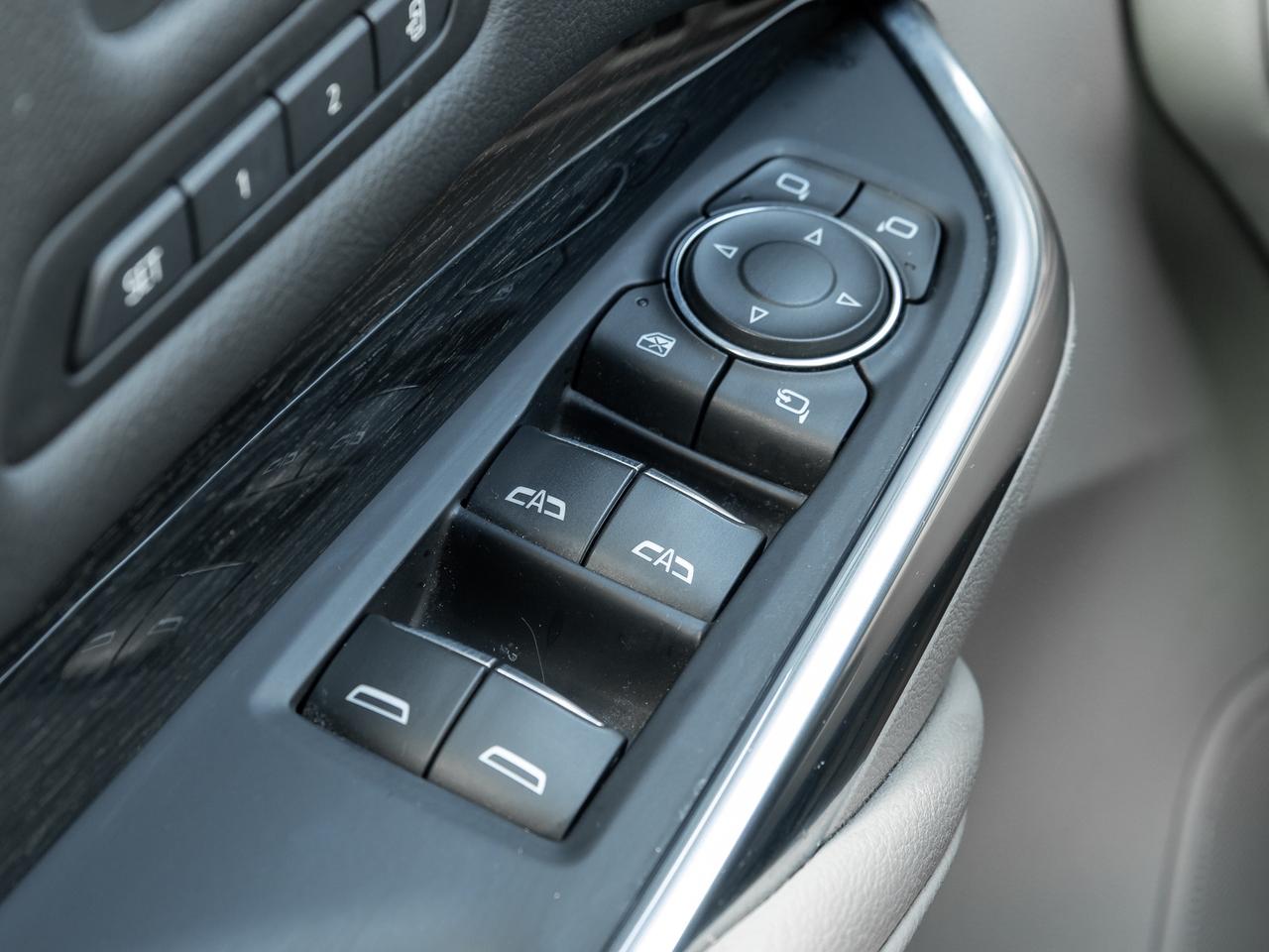 2020 Cadillac XT4 Luxury AWD   Sunroof   Heated Seats   Remote start Photo