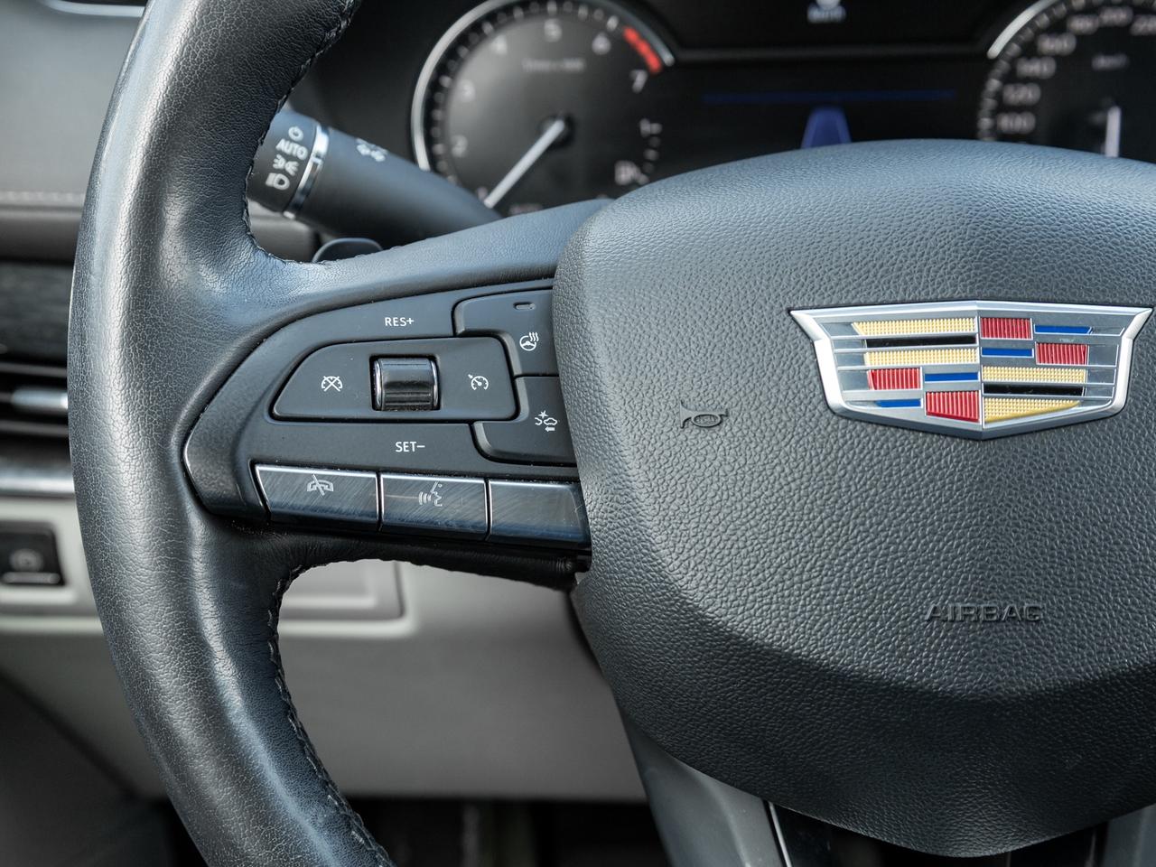 2020 Cadillac XT4 Luxury AWD   Sunroof   Heated Seats   Remote start Photo