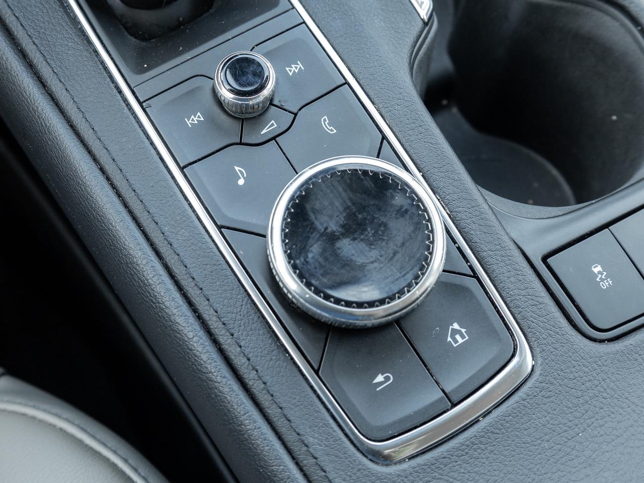 2020 Cadillac XT4 Luxury AWD   Sunroof   Heated Seats   Remote start Photo