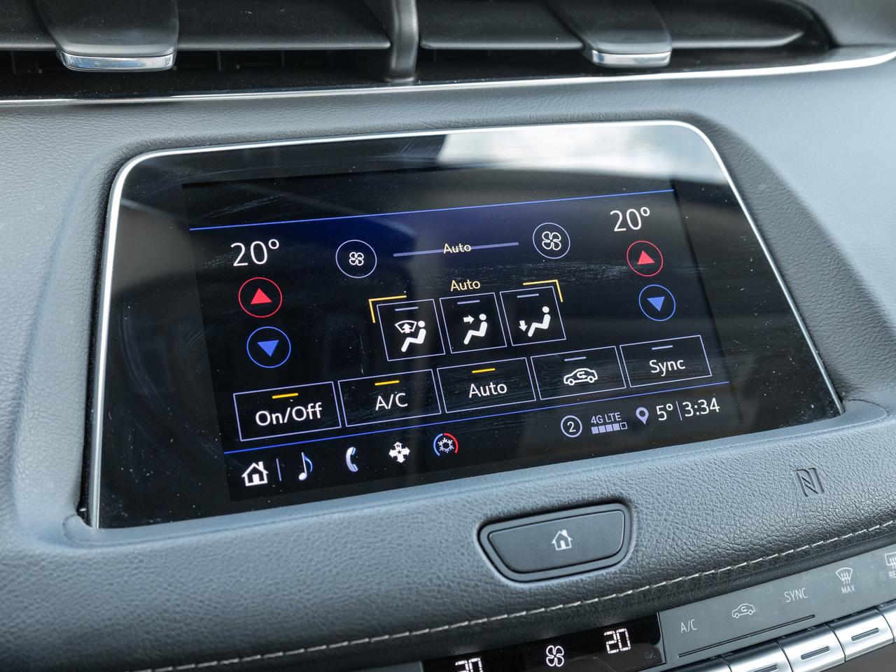 2020 Cadillac XT4 Luxury AWD   Sunroof   Heated Seats   Remote start Photo