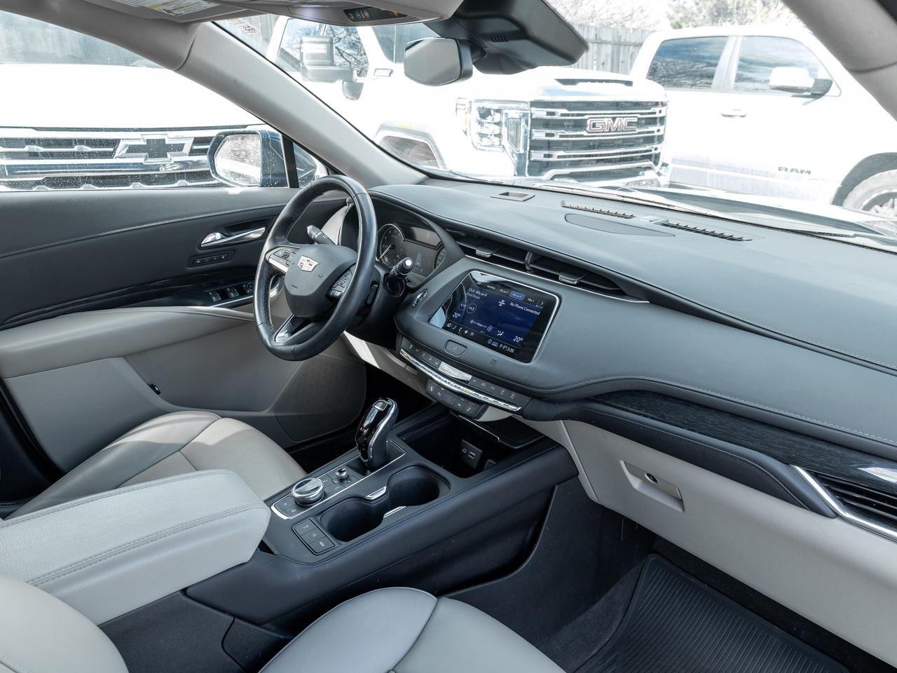 2020 Cadillac XT4 Luxury AWD   Sunroof   Heated Seats   Remote start Photo