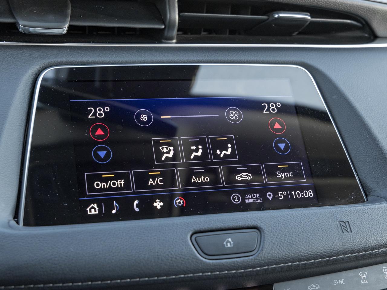 2020 Cadillac XT4 Luxury AWD   Sunroof   Heated Seats   Remote start Photo