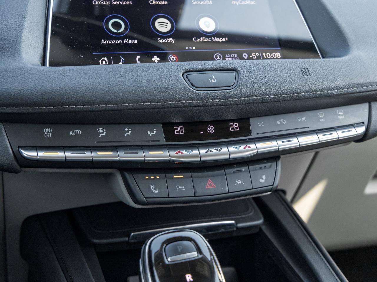 2020 Cadillac XT4 Luxury AWD   Sunroof   Heated Seats   Remote start Photo