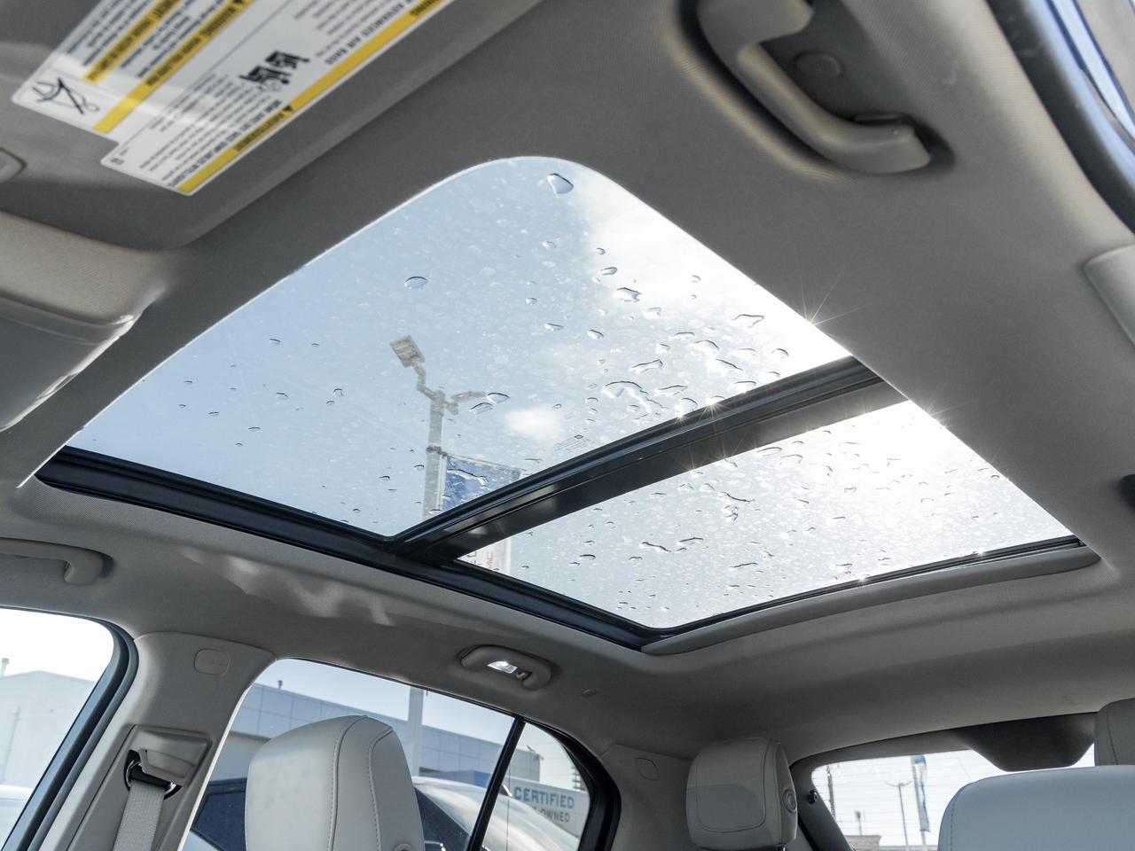 2020 Cadillac XT4 Luxury AWD   Sunroof   Heated Seats   Remote start Photo