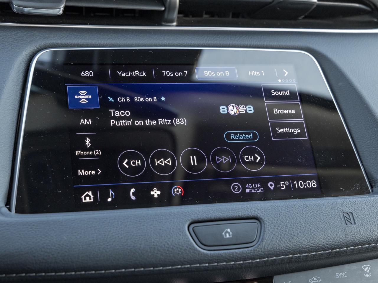 2020 Cadillac XT4 Luxury AWD   Sunroof   Heated Seats   Remote start Photo