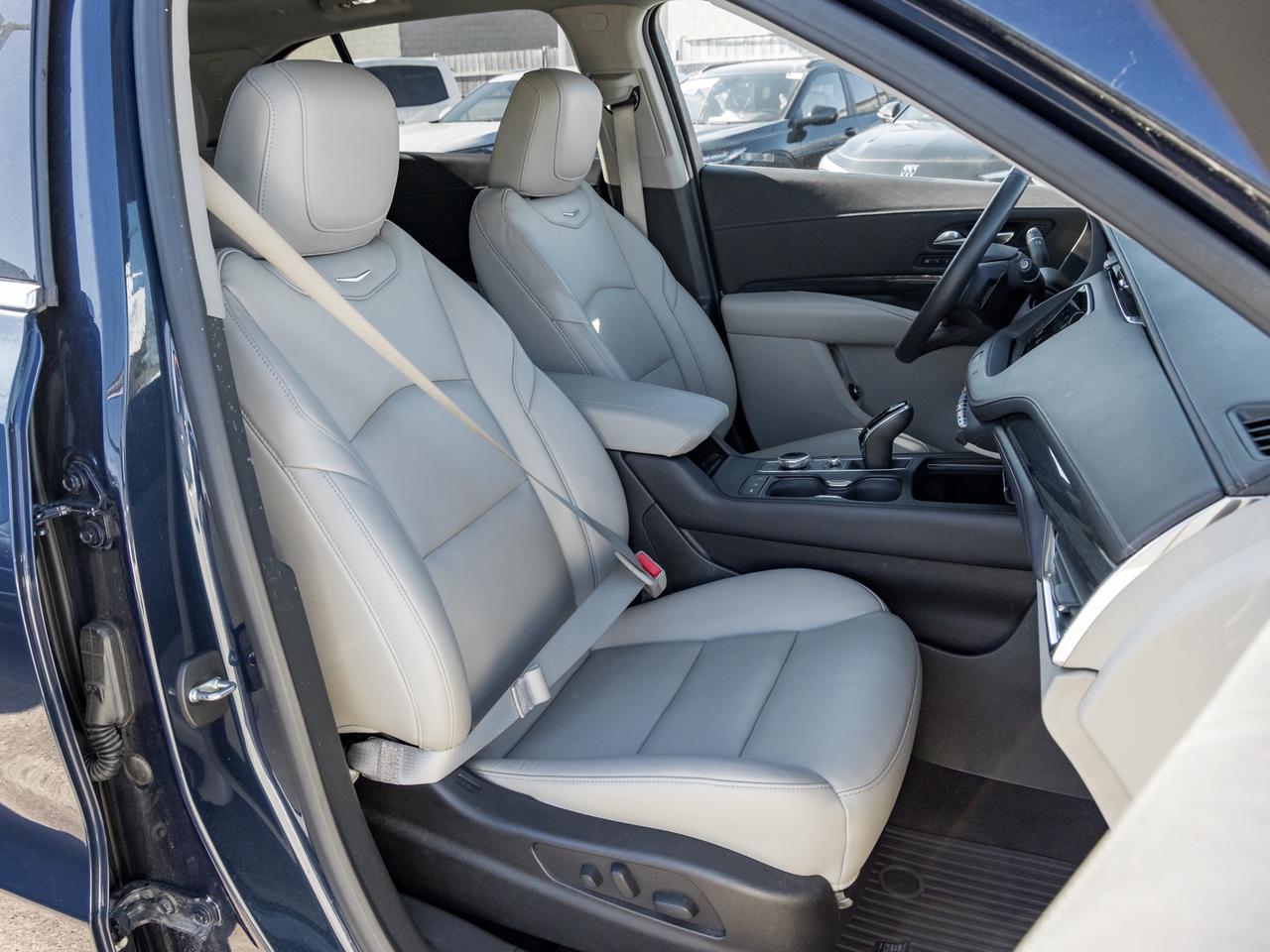 2020 Cadillac XT4 Luxury AWD   Sunroof   Heated Seats   Remote start Photo