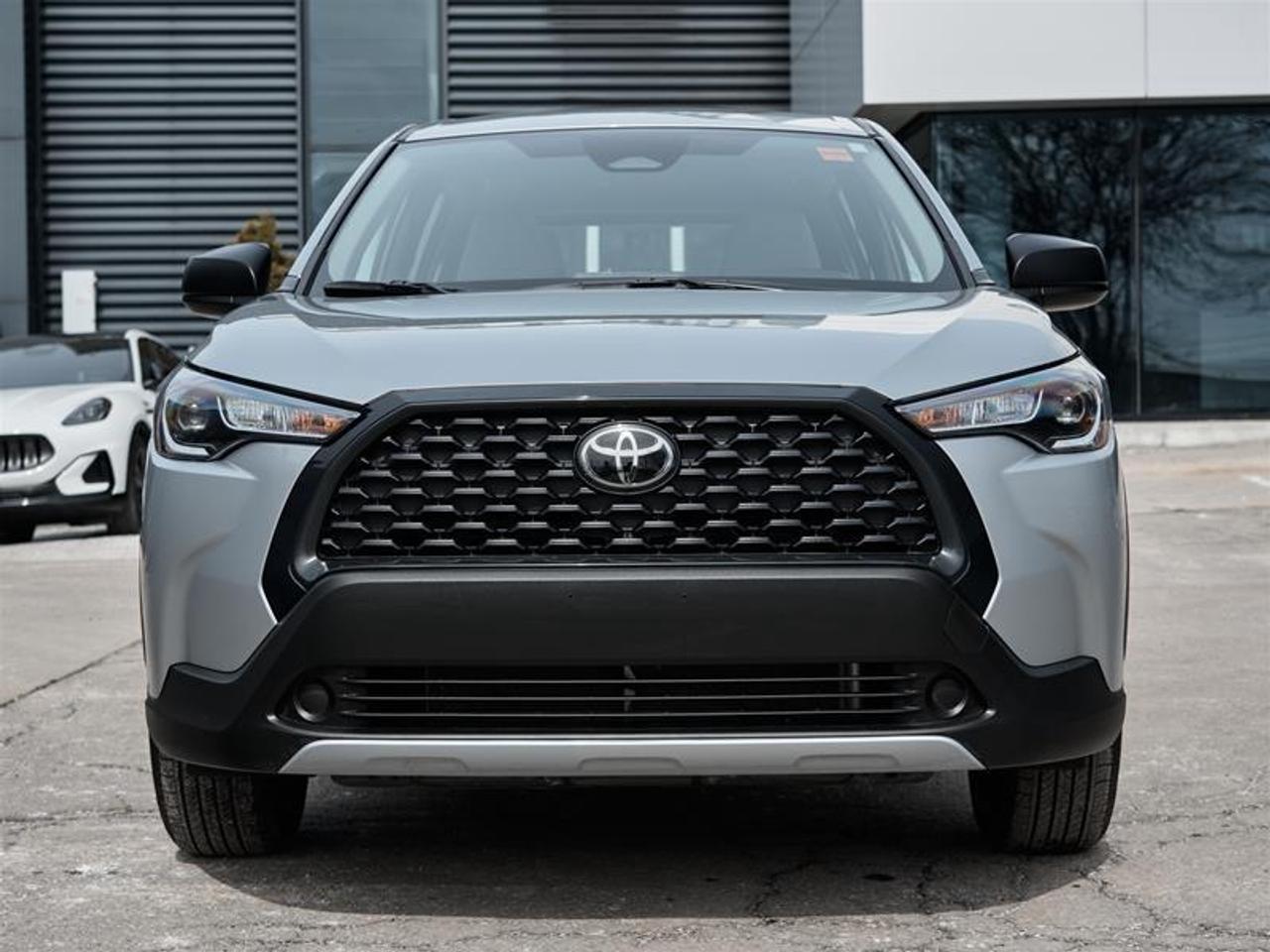 2023 Toyota Corolla Cross L AWD Photo