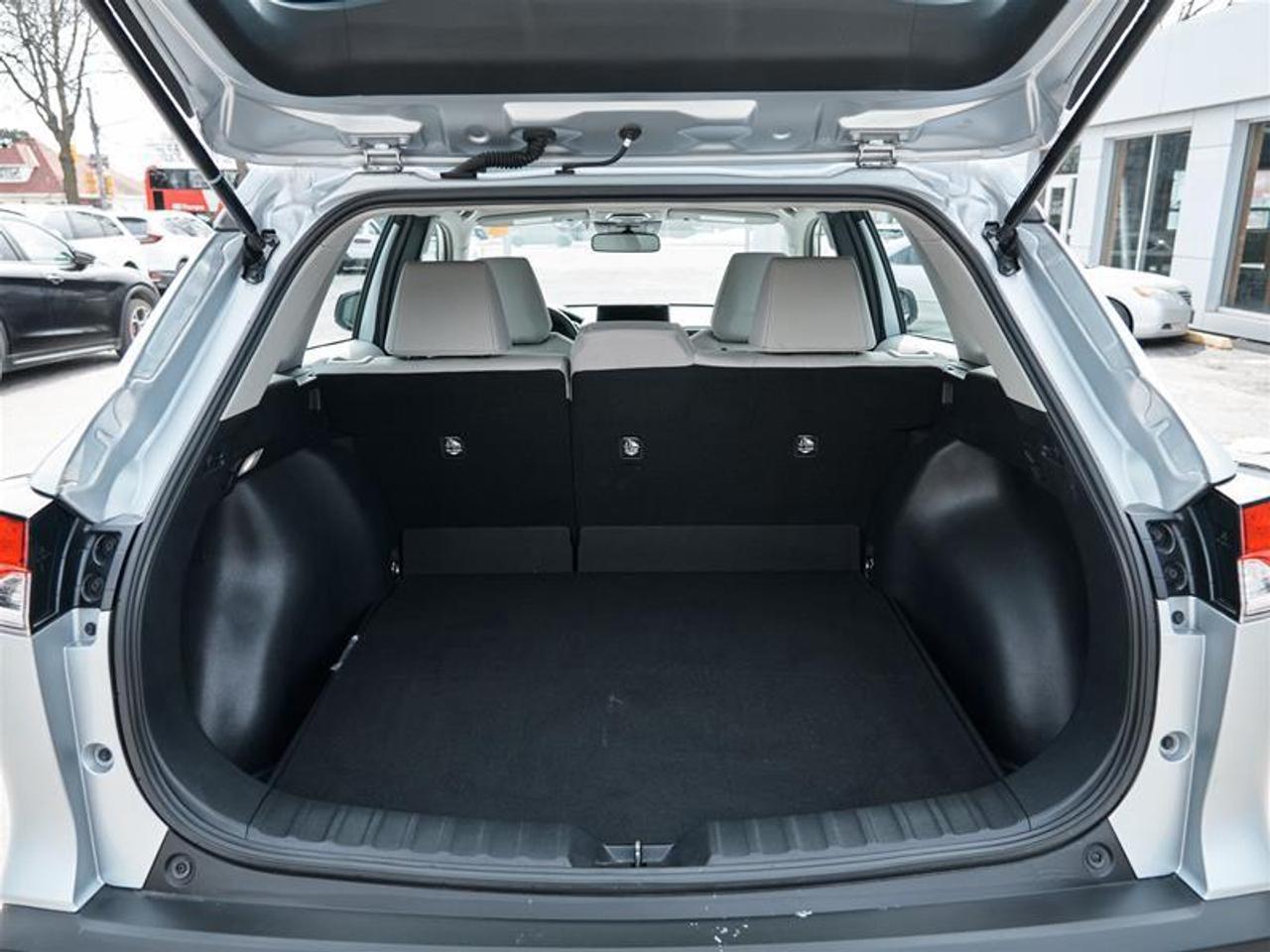2023 Toyota Corolla Cross L AWD Photo