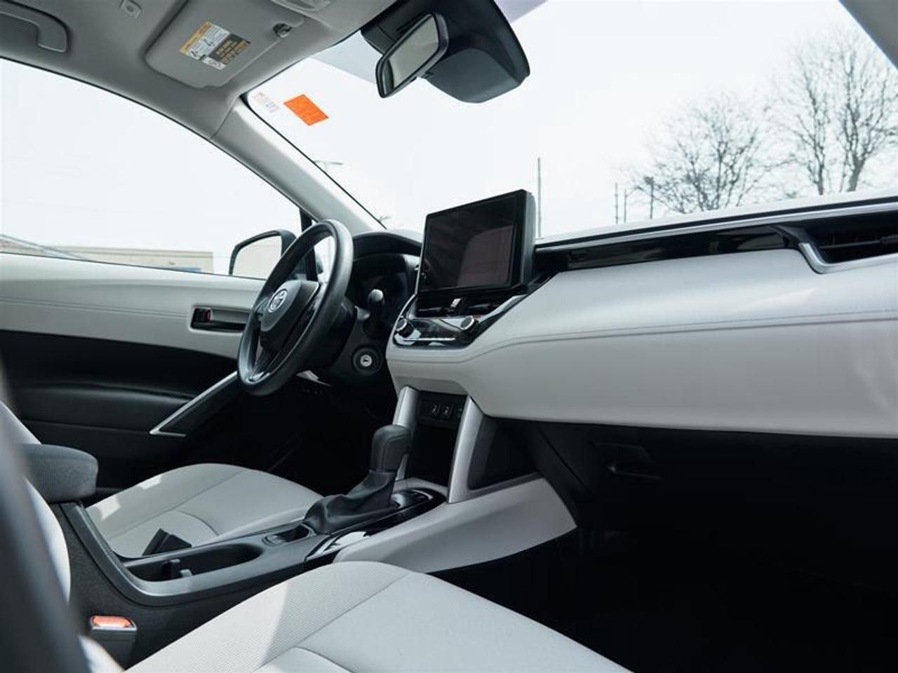 2023 Toyota Corolla Cross L AWD Photo
