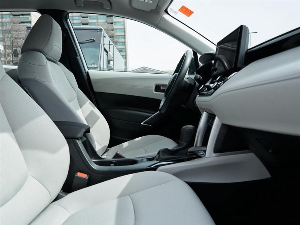 2023 Toyota Corolla Cross L AWD Photo