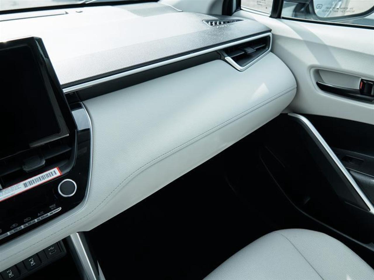 2023 Toyota Corolla Cross L AWD Photo