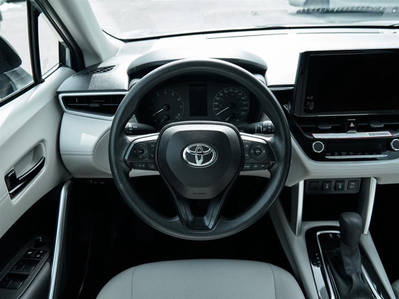 2023 Toyota Corolla Cross L AWD Photo