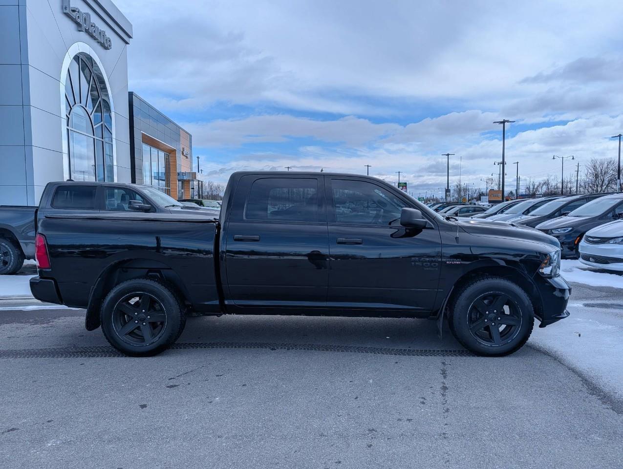 2020 RAM 1500 Classic ST NO ACCIDENTS Photo