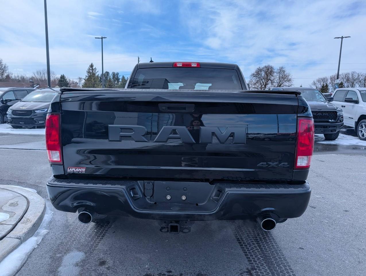 2020 RAM 1500 Classic ST NO ACCIDENTS Photo