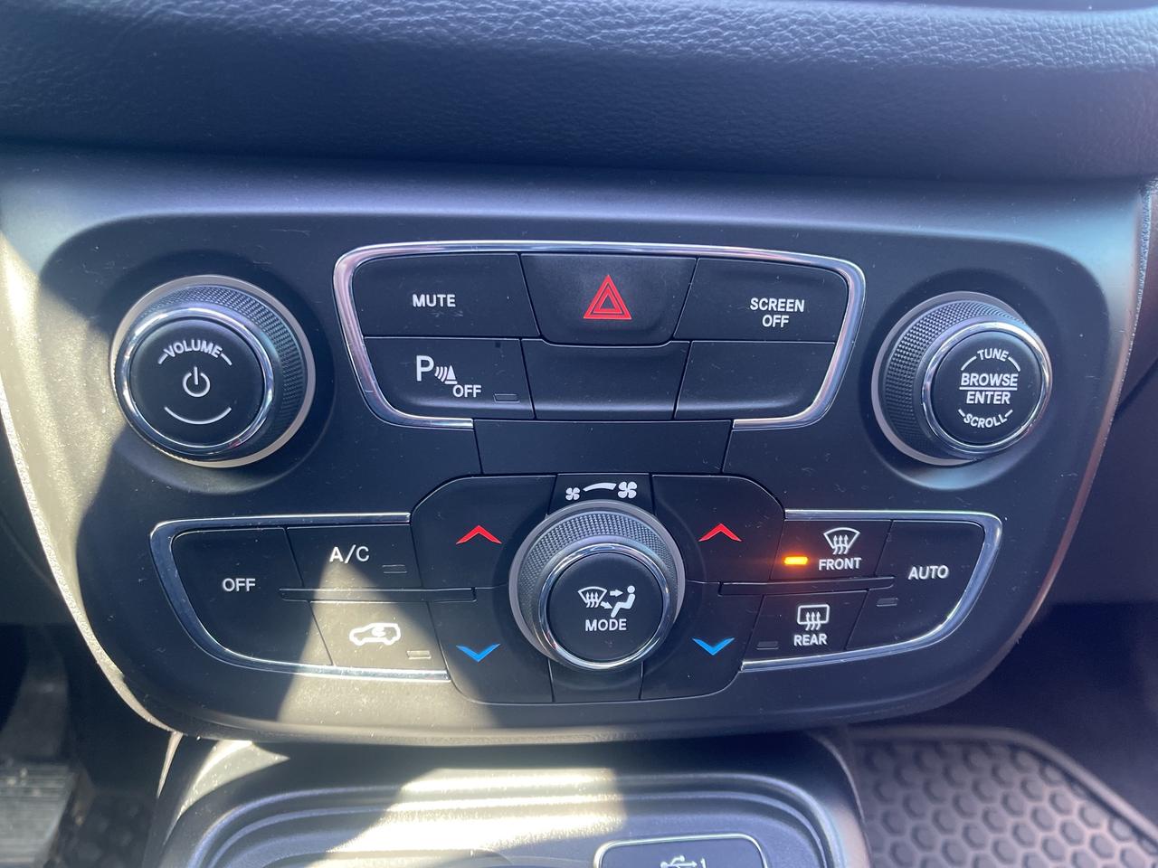 2021 Jeep Compass Trailhawk Elite 4WD Panoroof Nav Back Up Cam Photo4