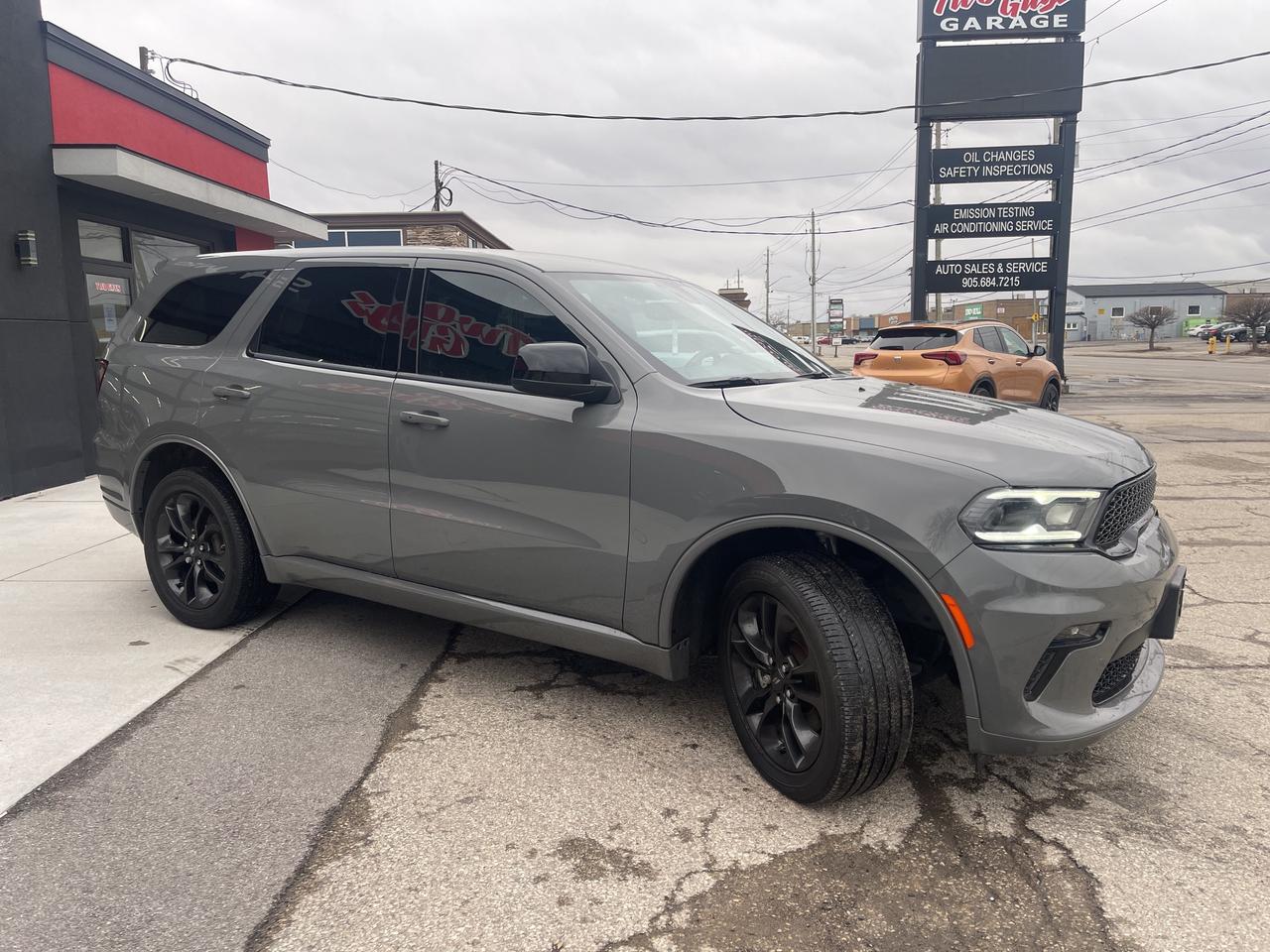 2022 Dodge Durango SXT 3.6L AWD   Nav   Blacktop   7 Pass Photo