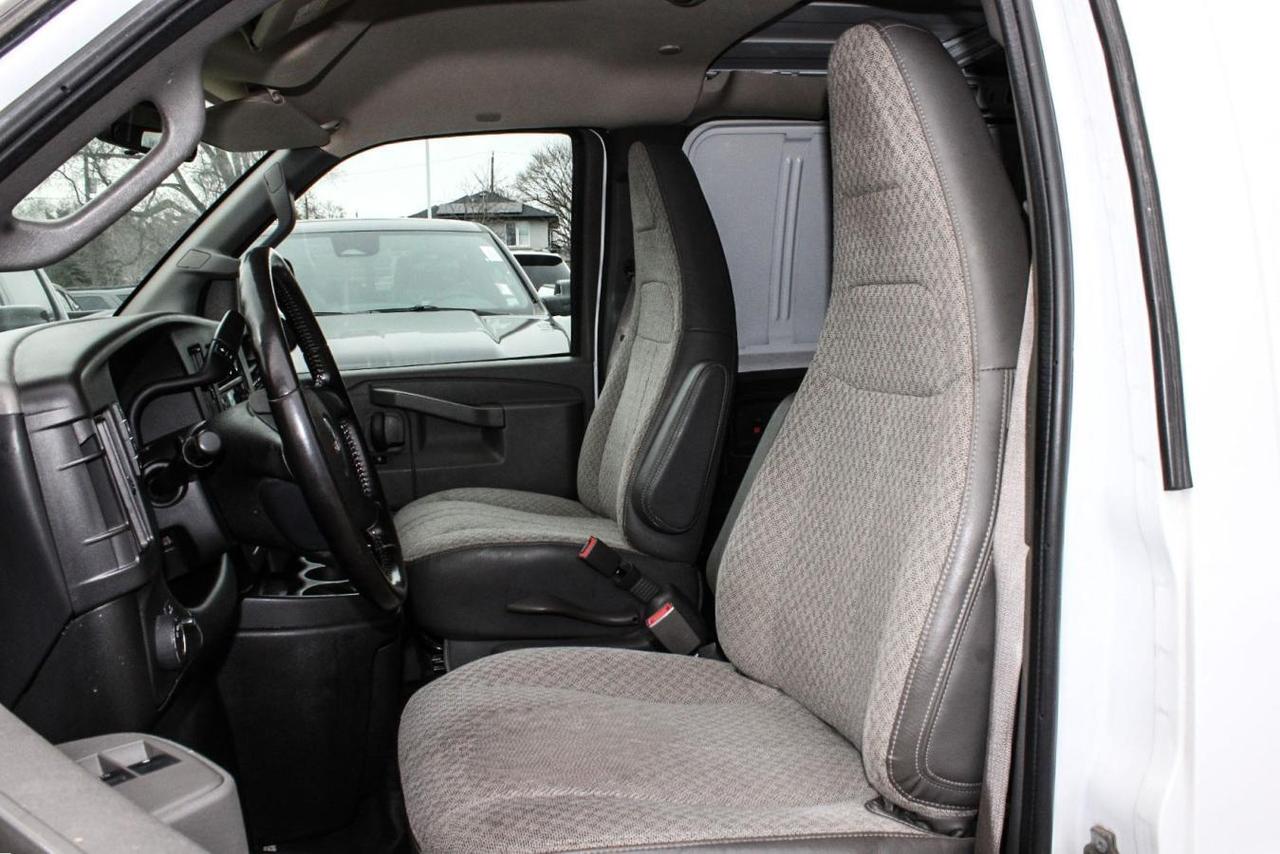 2020 GMC Savana G2500  ReverseCamera Photo