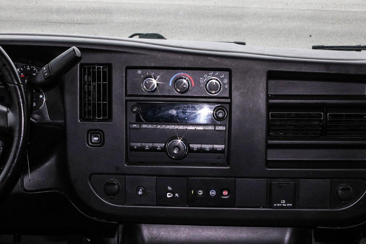 2020 GMC Savana G2500  ReverseCamera Photo