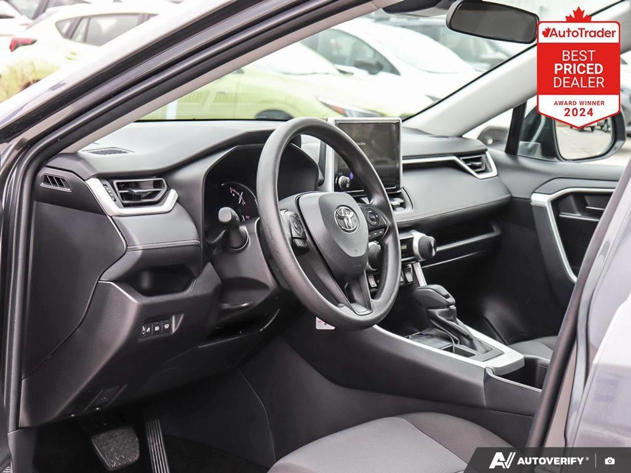 2025 Toyota RAV4 LE 4dr All-wheel Drive Photo