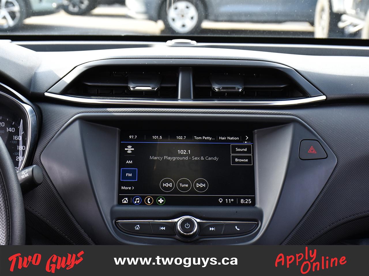 2022 Chevrolet TrailBlazer LT FWD   Blackout Pkg   Clean CF Photo