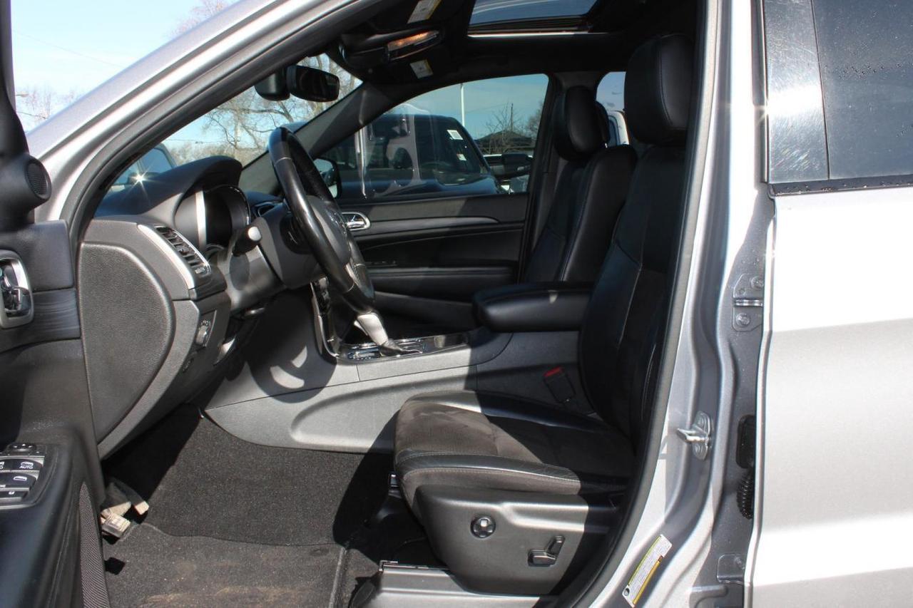 2020 Jeep Grand Cherokee L Laredo  Gps SiriusXM BkpCam HtdSeats Sunroof Photo