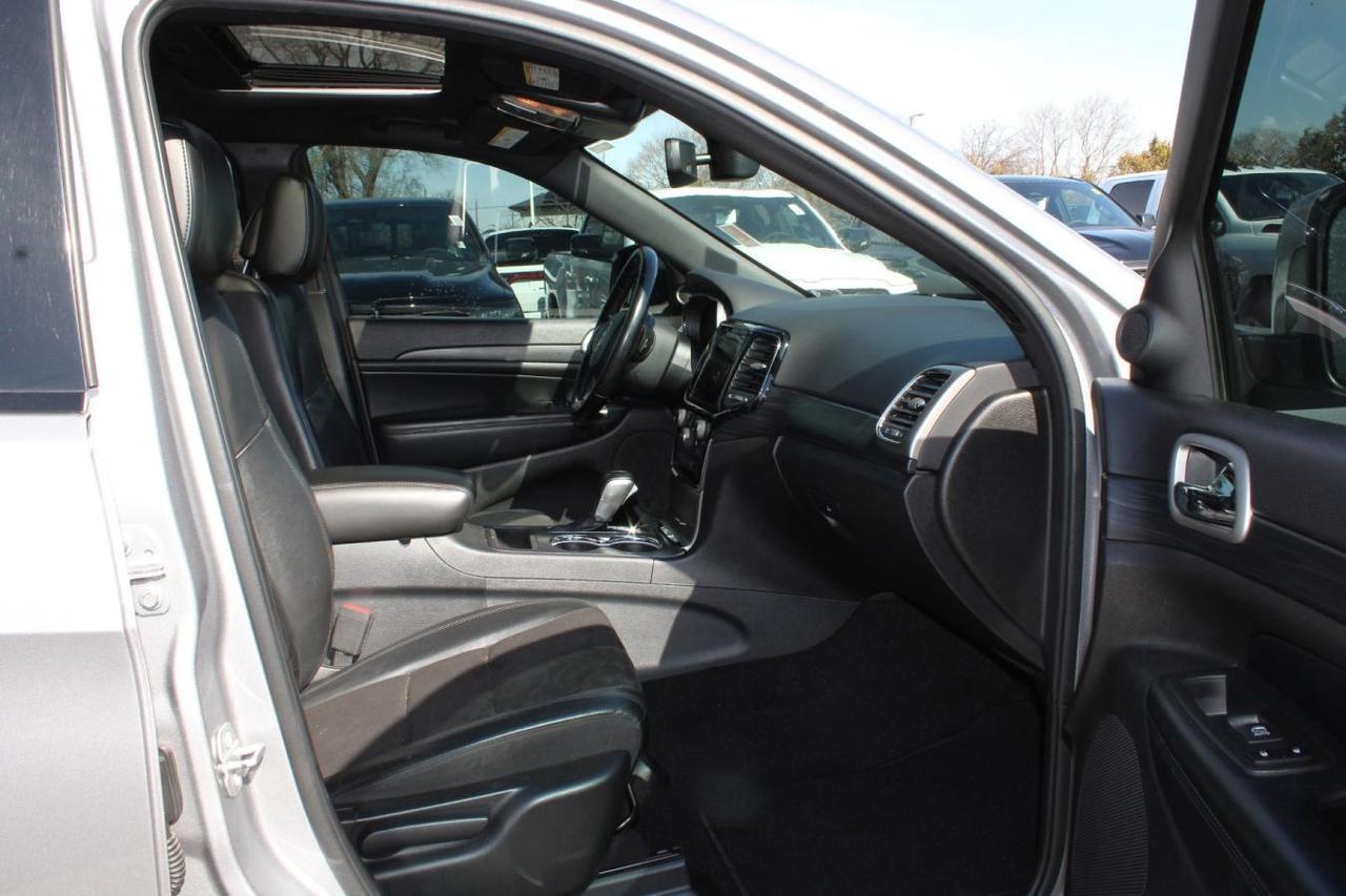 2020 Jeep Grand Cherokee L Laredo  Gps SiriusXM BkpCam HtdSeats Sunroof Photo