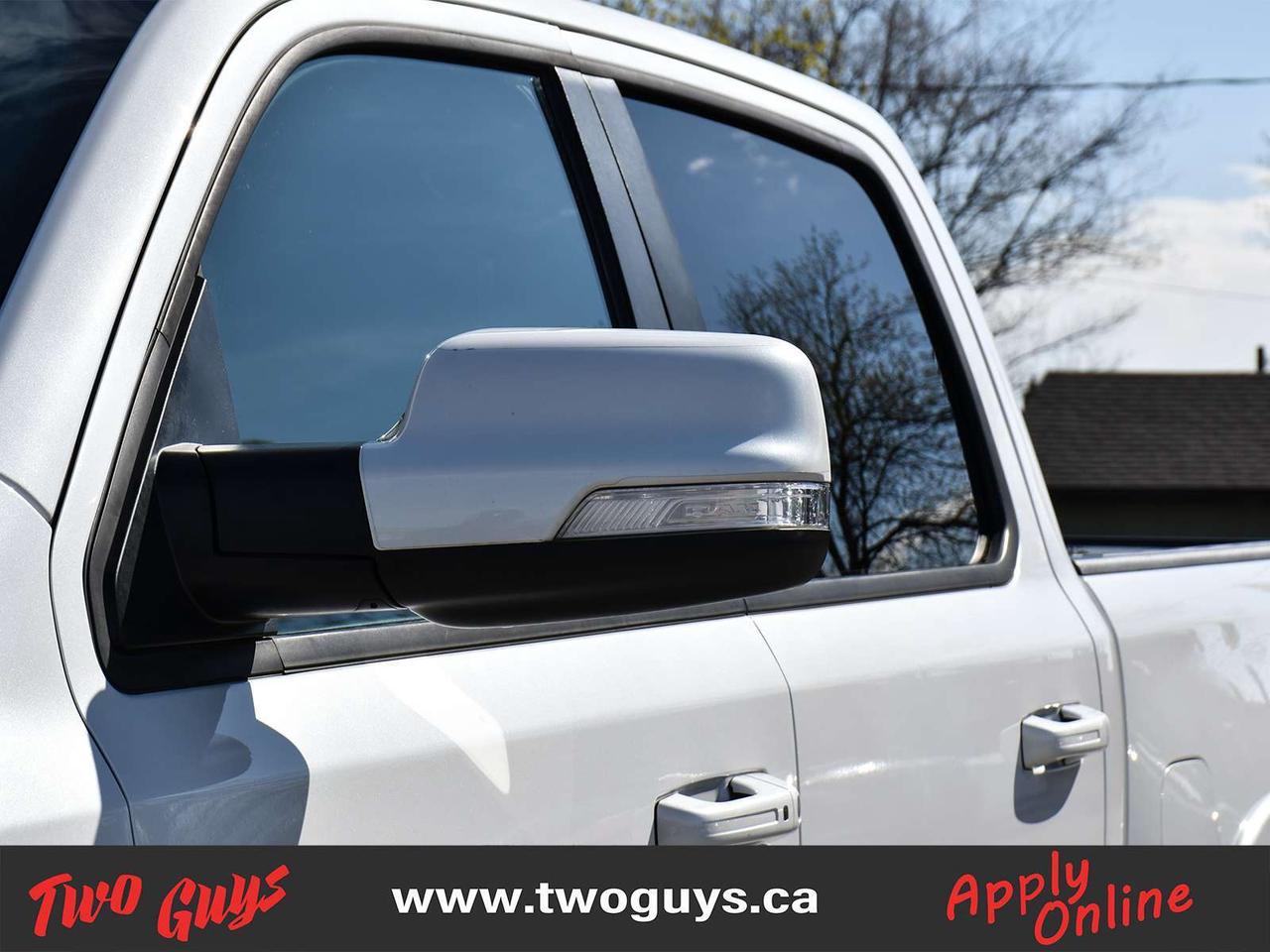 2021 RAM 1500 Laramie 5.7L E-Torque Crew 4WD   Level 2   Panoroo Photo2