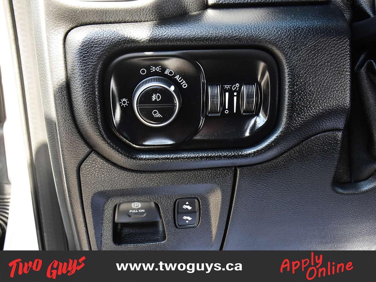 2021 RAM 1500 Laramie 5.7L E-Torque Crew 4WD   Level 2   Panoroo Photo