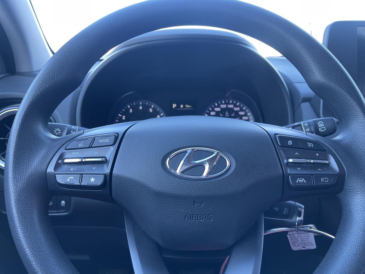 2022 Hyundai KONA Essential AWD Photo