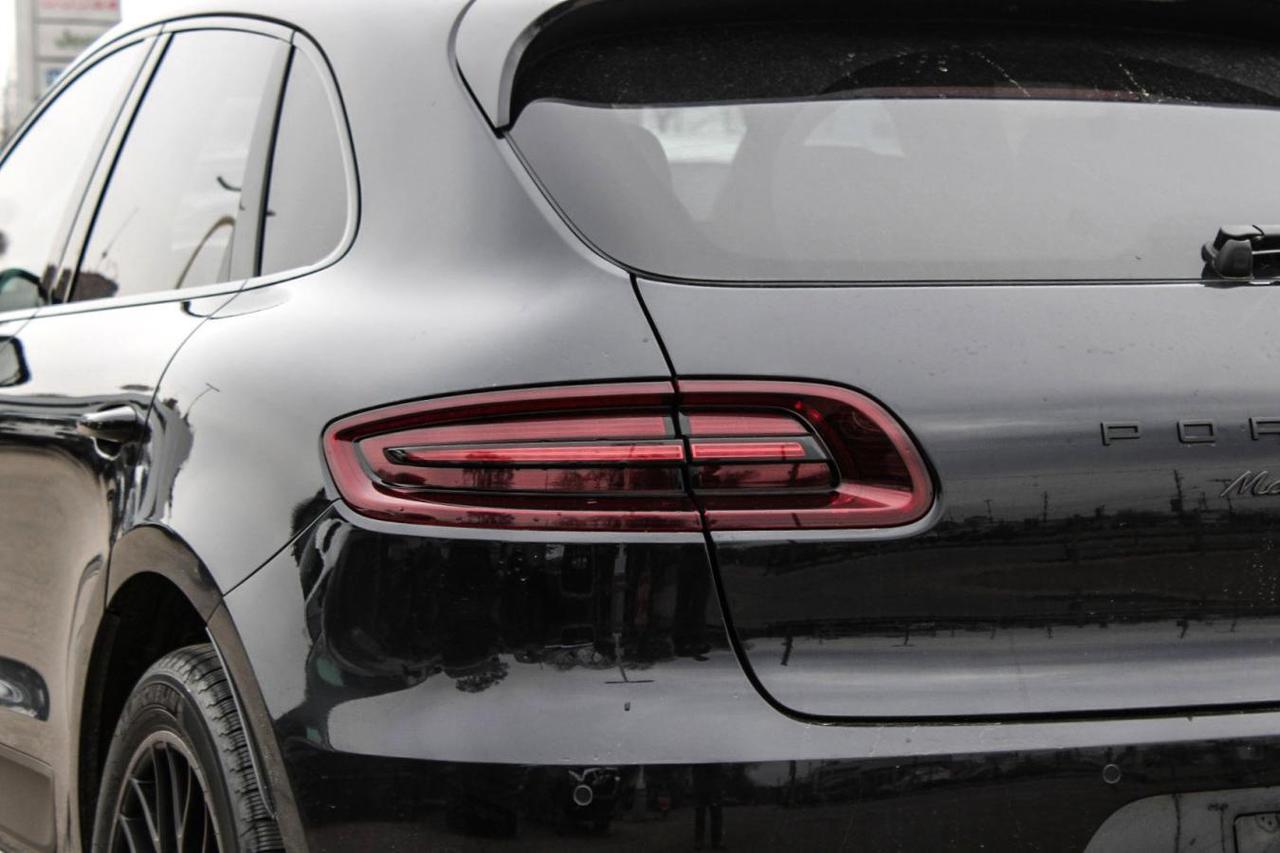 2018 Porsche Macan GTS  Gps BkpCam HtdSeats Moonroof Photo