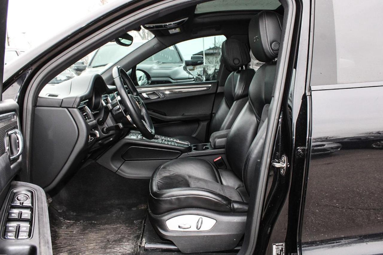 2018 Porsche Macan GTS  Gps BkpCam HtdSeats Moonroof Photo
