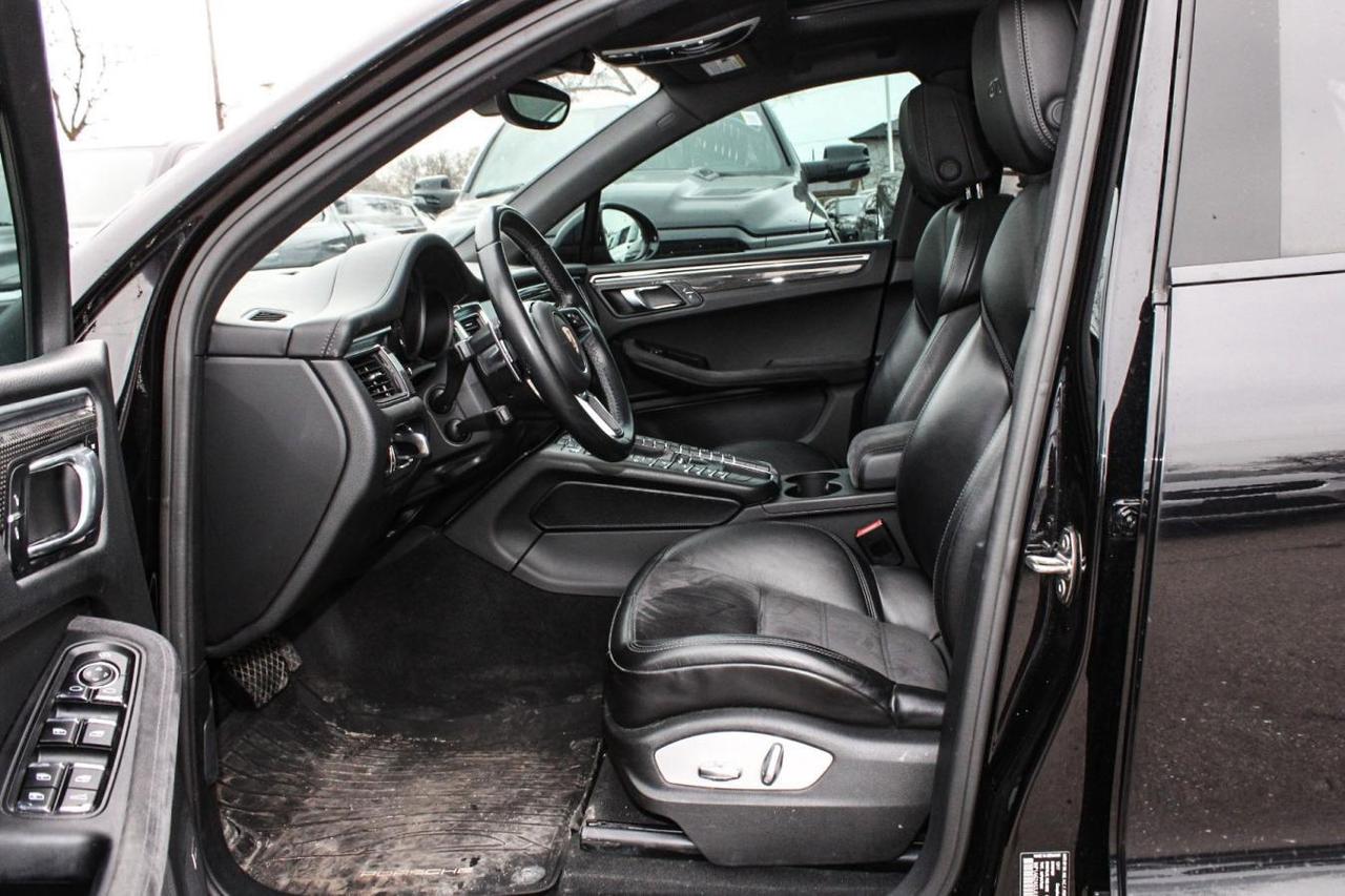 2018 Porsche Macan GTS  Gps BkpCam HtdSeats Moonroof Photo