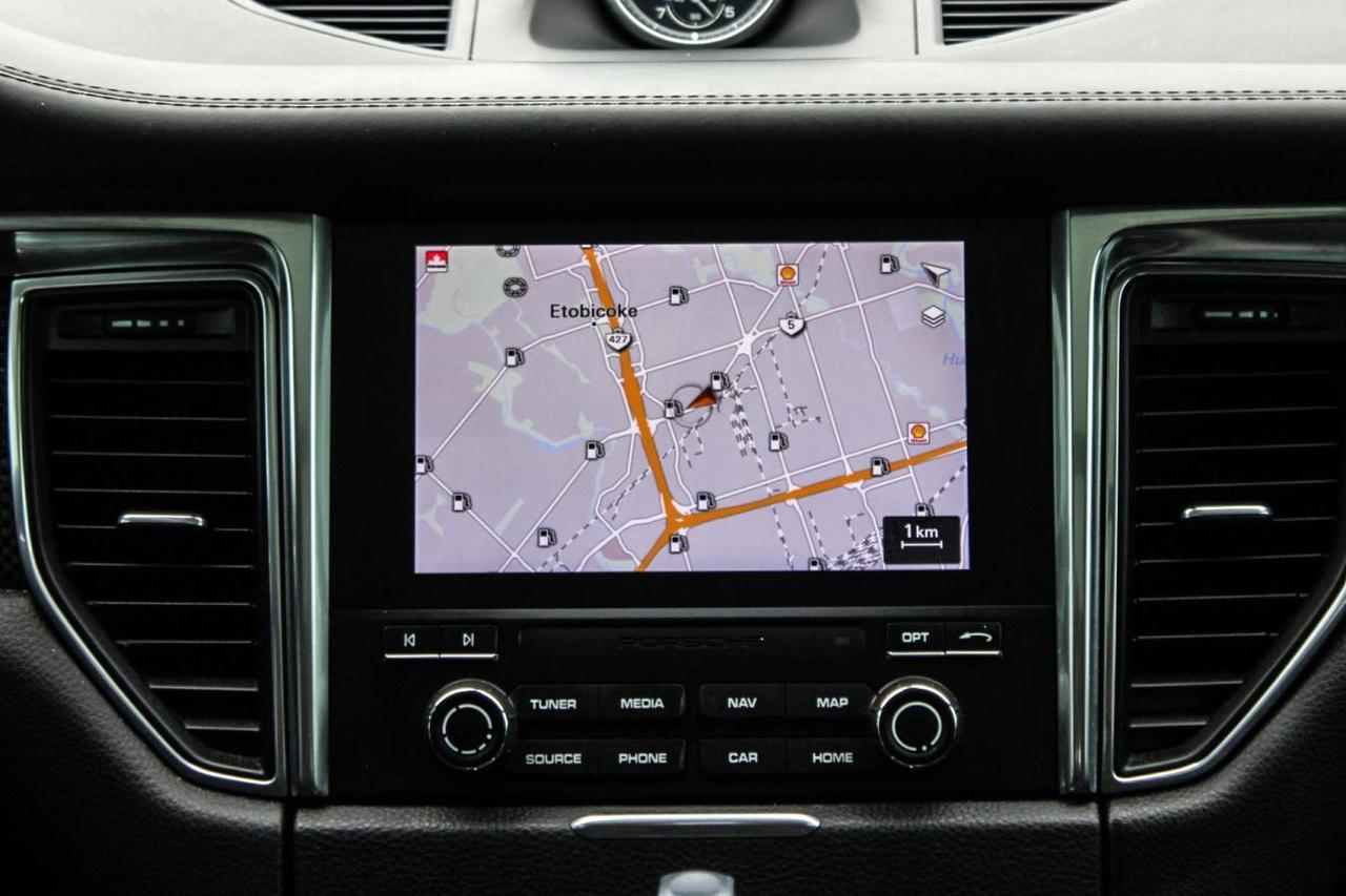 2018 Porsche Macan GTS  Gps BkpCam HtdSeats Moonroof Photo