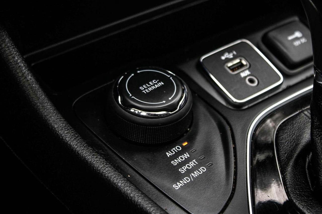 2021 Jeep Cherokee Altitude 4x4 Photo