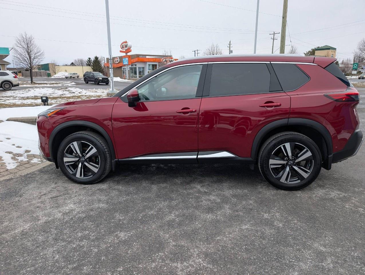 2023 Nissan Rogue AWD Platinum Photo