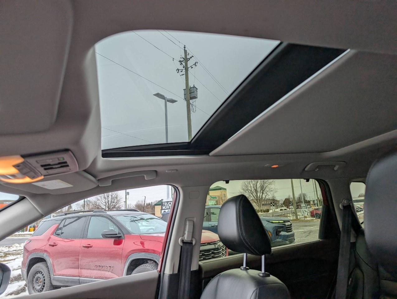 2023 Nissan Rogue AWD Platinum Photo