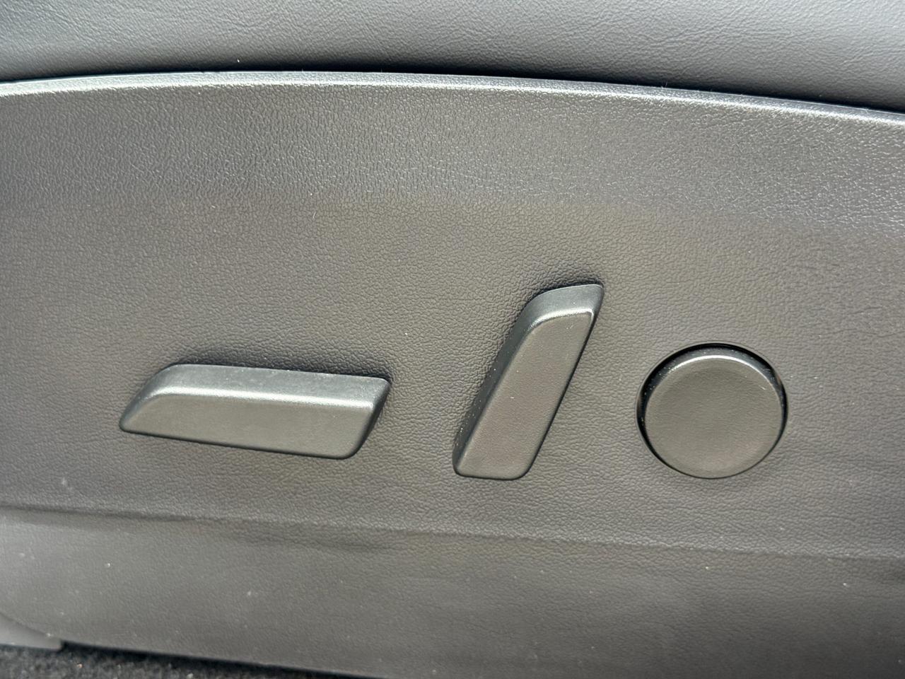 2020 Tesla Model Y LONG RANGE   AWD   ONE OWNER   NO ACCIDENT Photo