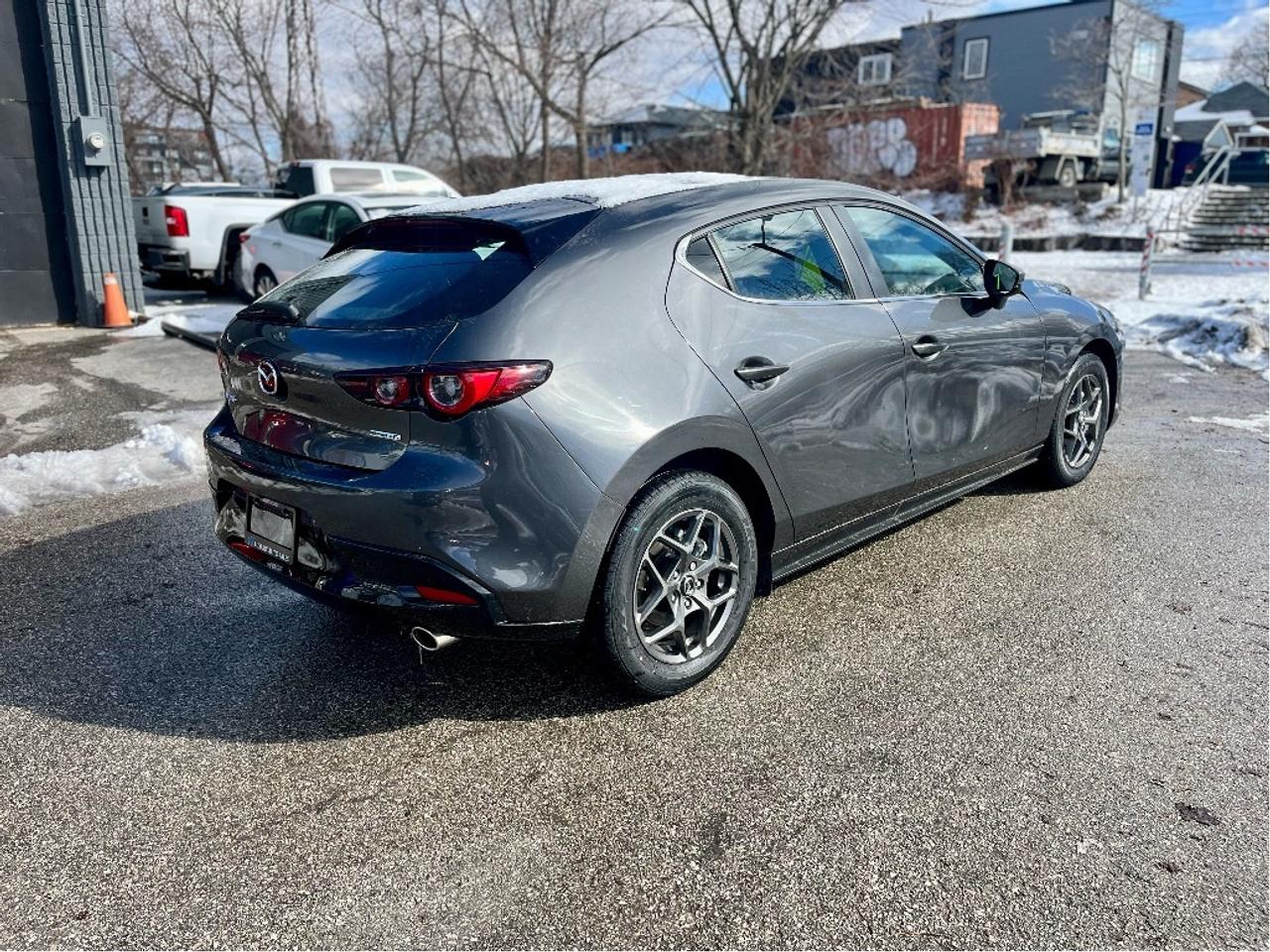 2025 Mazda MAZDA3 GS LUXURY HATCH CERTIFIED Photo