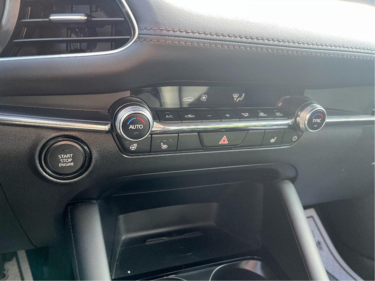 2025 Mazda MAZDA3 GS LUXURY HATCH CERTIFIED Photo