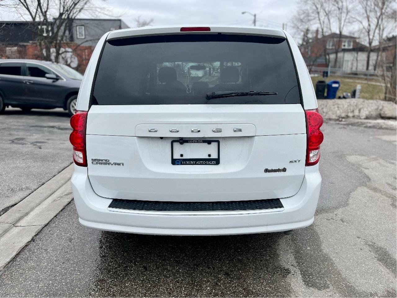 2017 Dodge Grand Caravan ONE OWNER APPLE CARPLAY CERTIFIED Photo