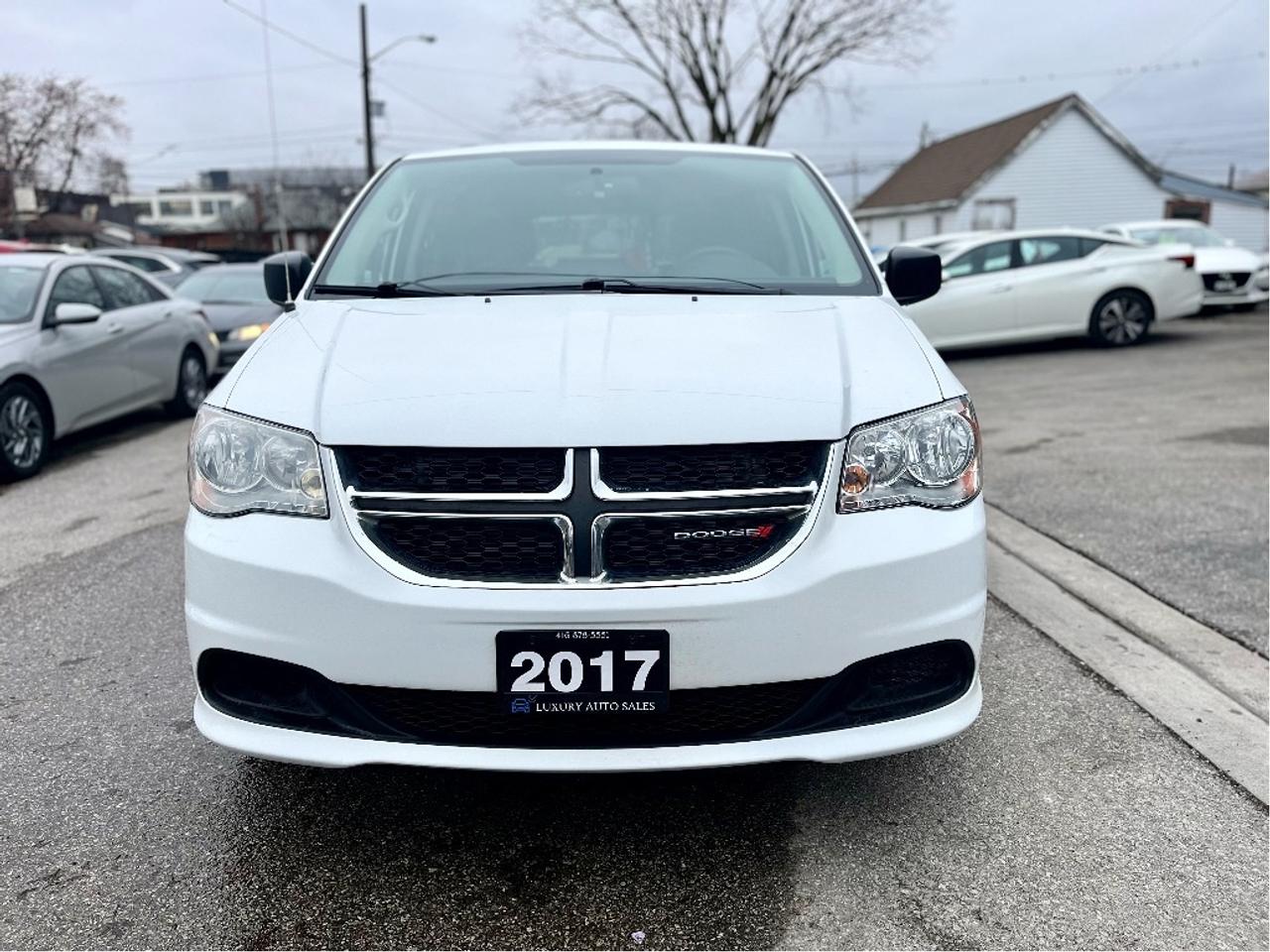 2017 Dodge Grand Caravan ONE OWNER APPLE CARPLAY CERTIFIED Photo