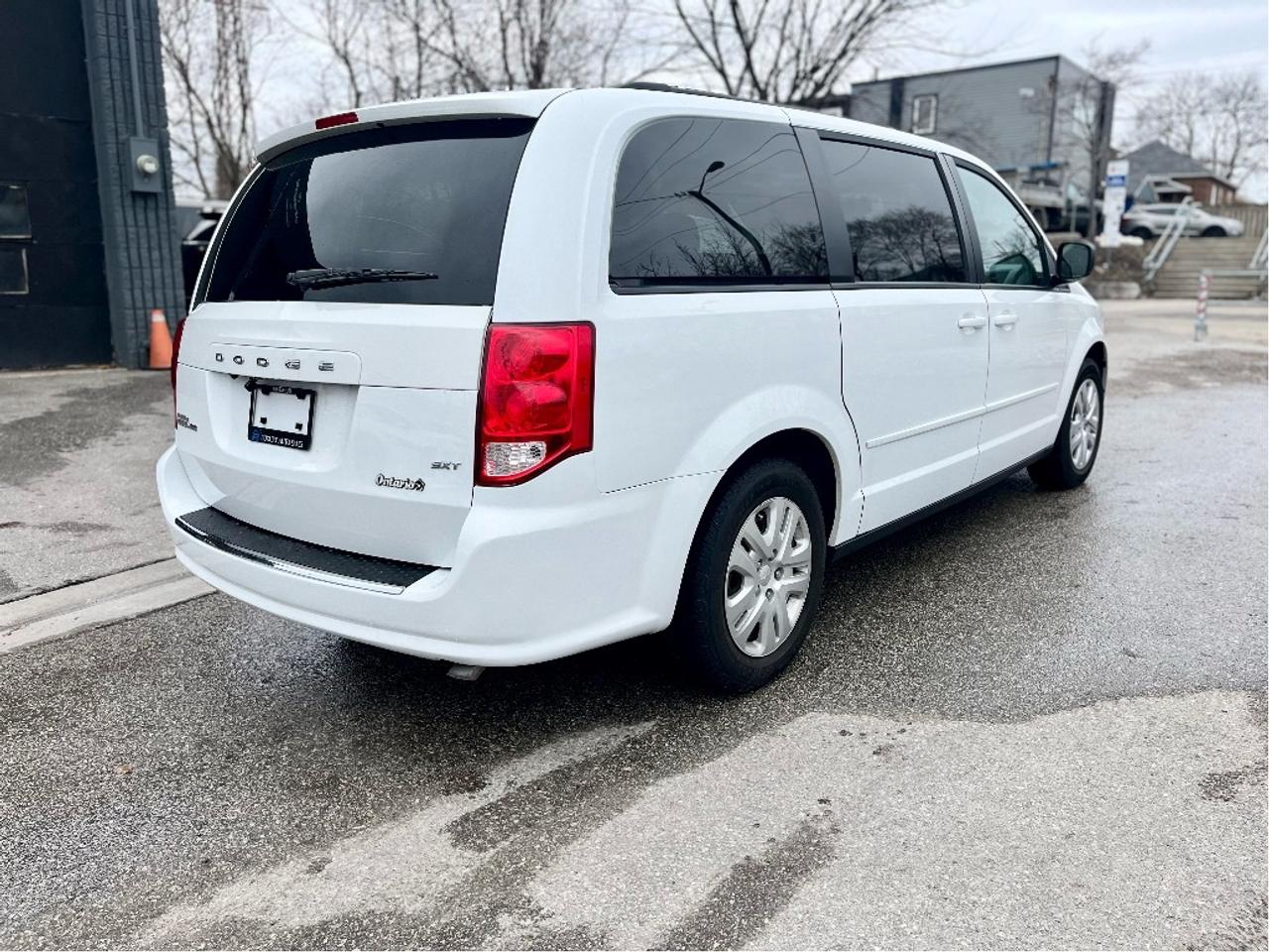 2017 Dodge Grand Caravan ONE OWNER APPLE CARPLAY CERTIFIED Photo