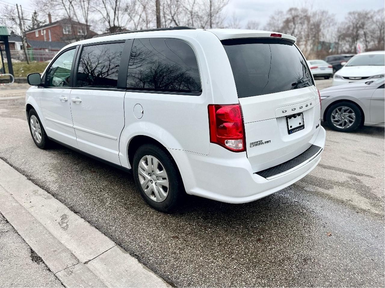 2017 Dodge Grand Caravan ONE OWNER APPLE CARPLAY CERTIFIED Photo