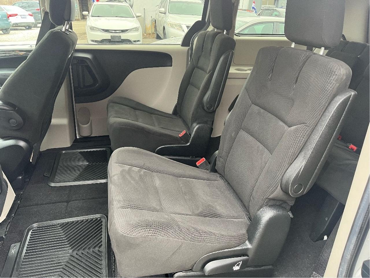 2017 Dodge Grand Caravan ONE OWNER APPLE CARPLAY CERTIFIED Photo