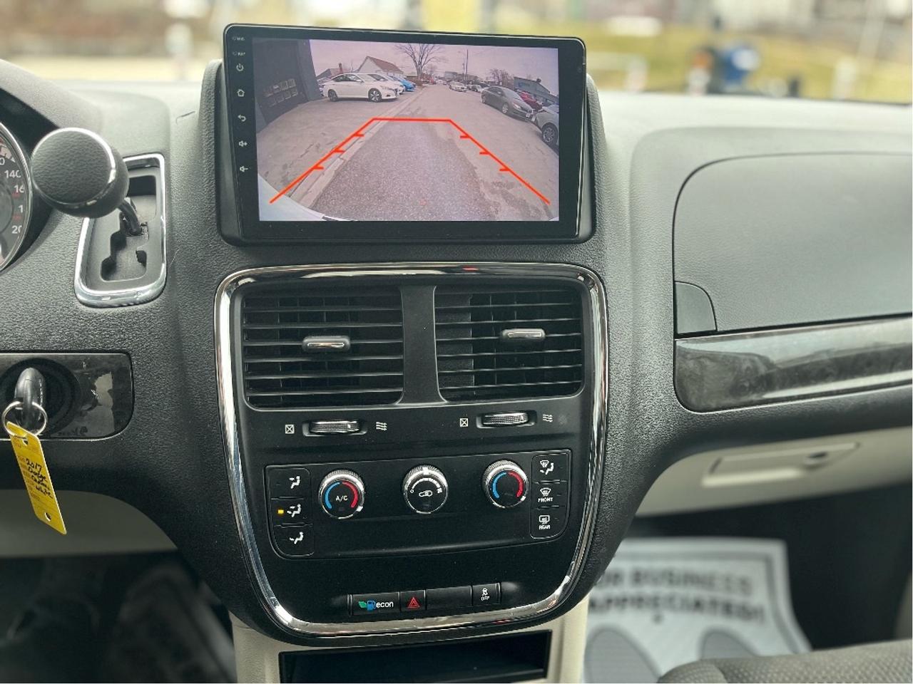 2017 Dodge Grand Caravan ONE OWNER APPLE CARPLAY CERTIFIED Photo