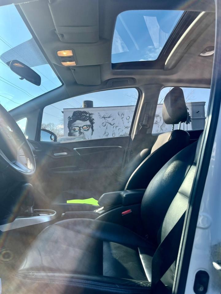 2017 Honda Fit EXL LEATHER CERTIFIED Photo